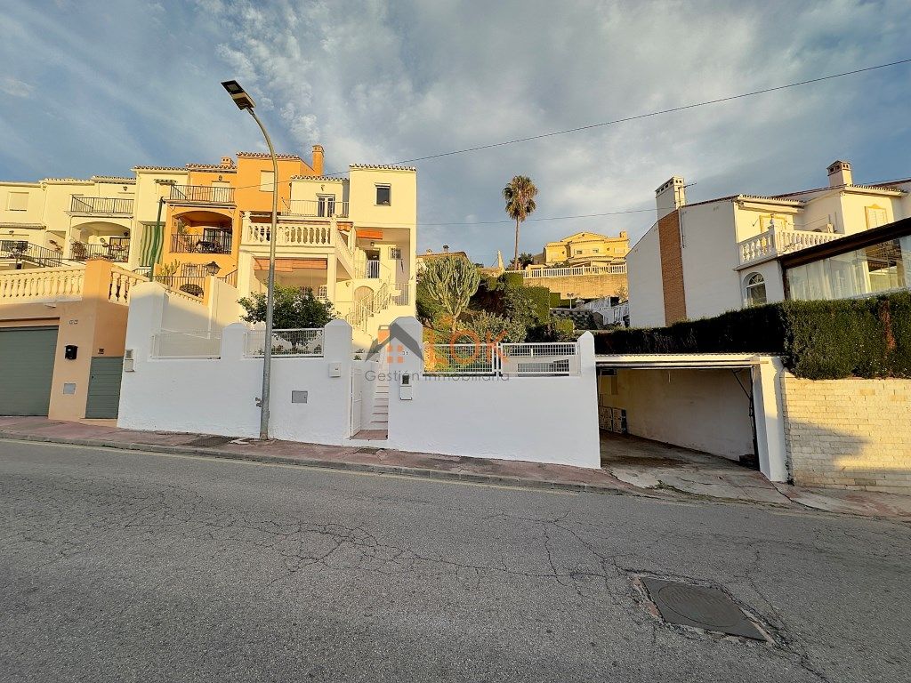 Casa o xalet en venda a Calle Acacias, Cotomar