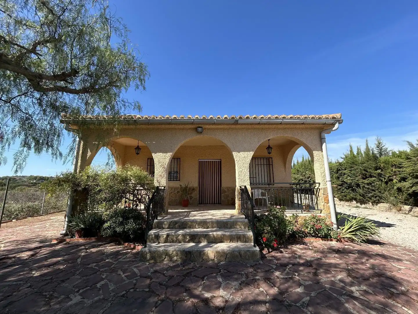 Exterior view of Houses for sale in Torrent