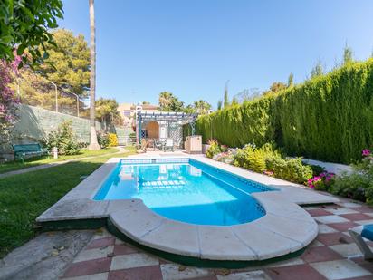 Piscina de Casa o xalet en venda en Torrent amb Aire condicionat, Terrassa i Balcó