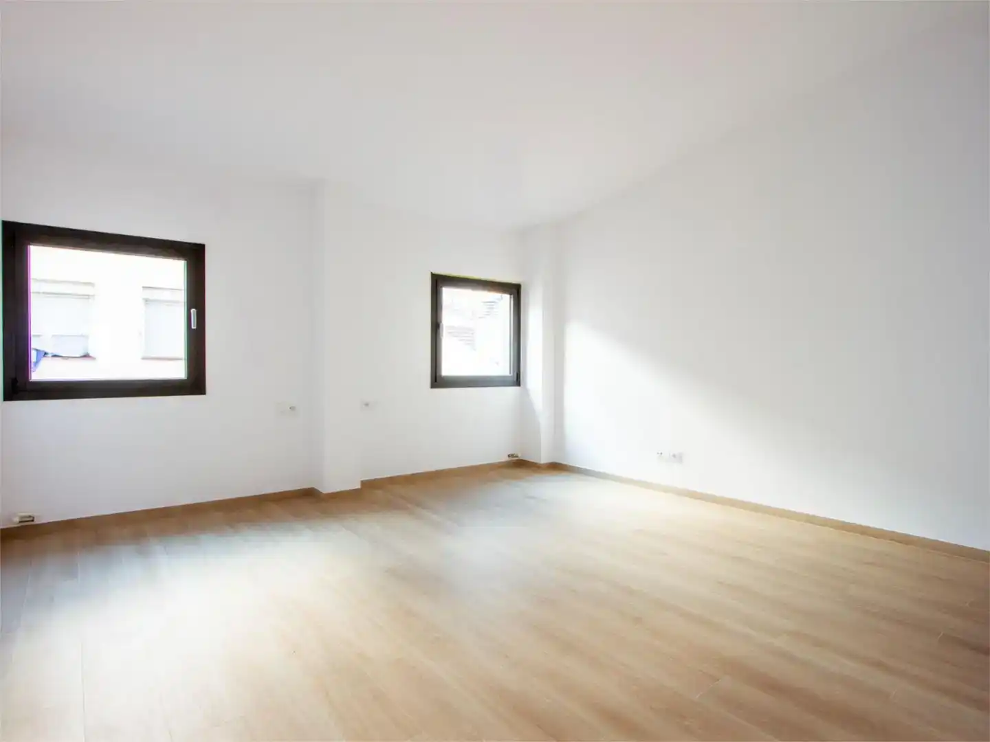Habitación de Casa adosada en venta en Terrassa