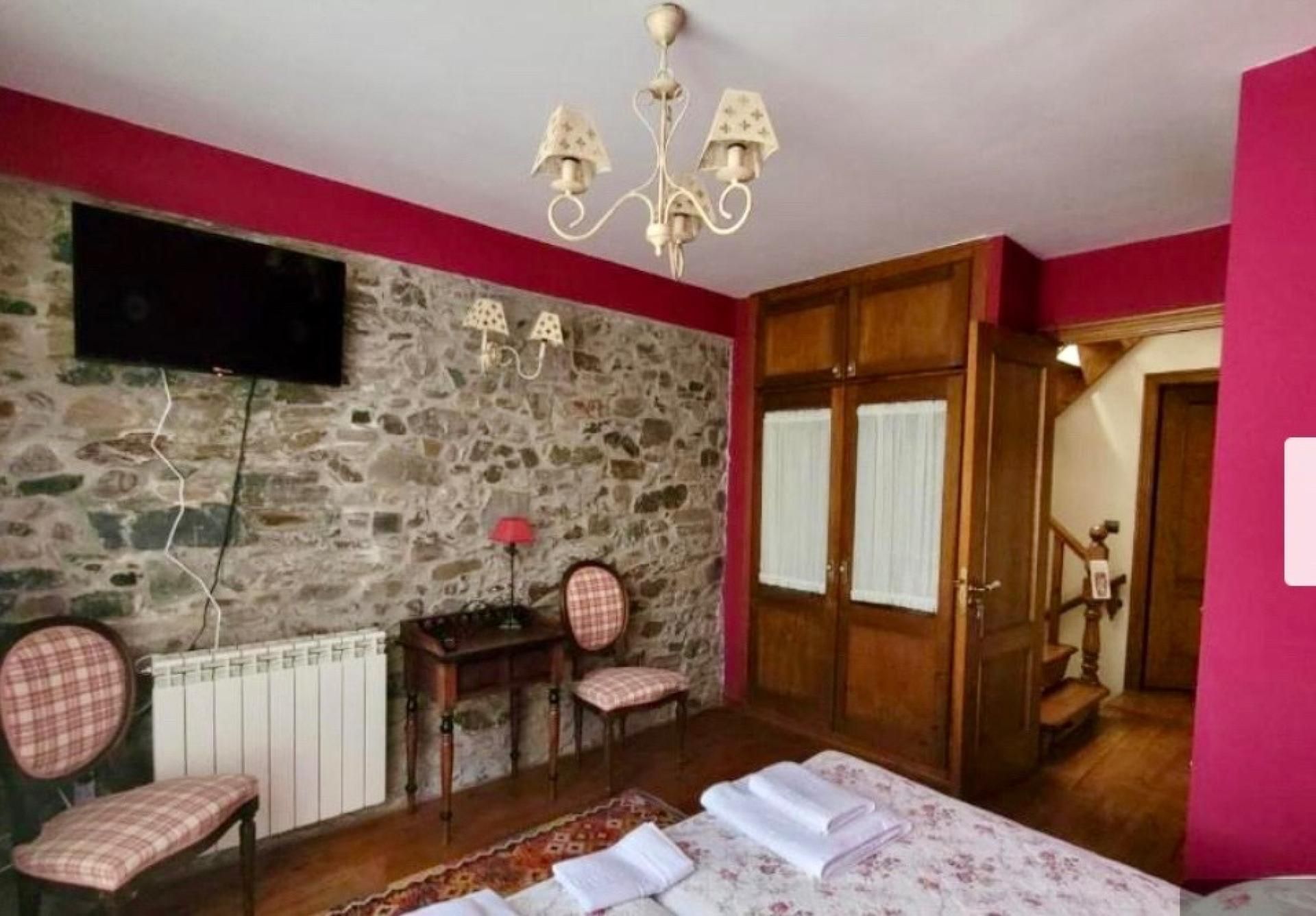 Country homes for sale in Molinaseca