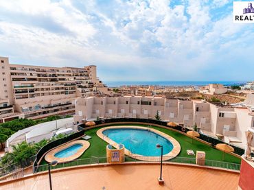 Pis amb piscina en venda a Aguadulce