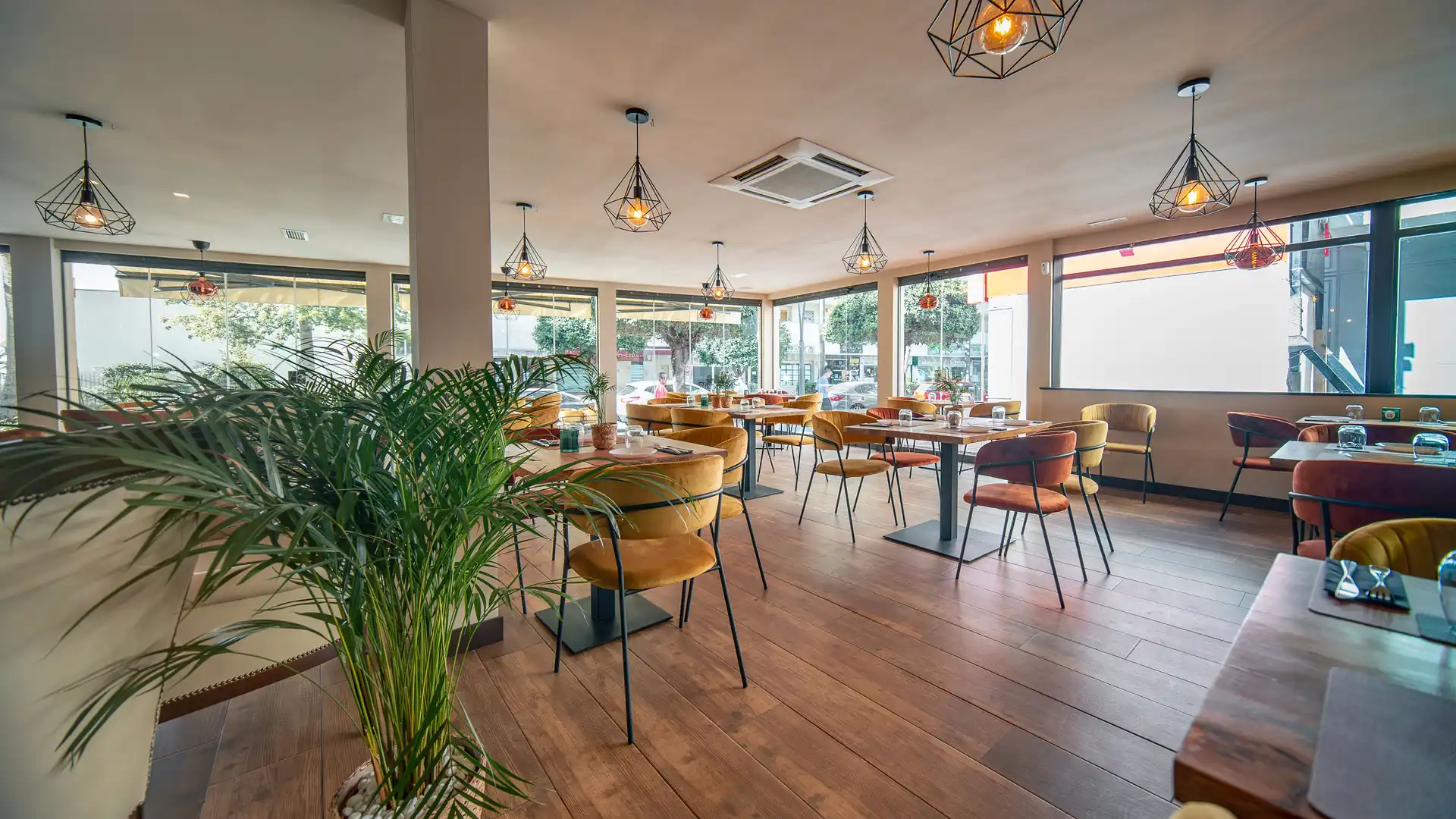Local de lloguer en Marbella amb Aire condicionat