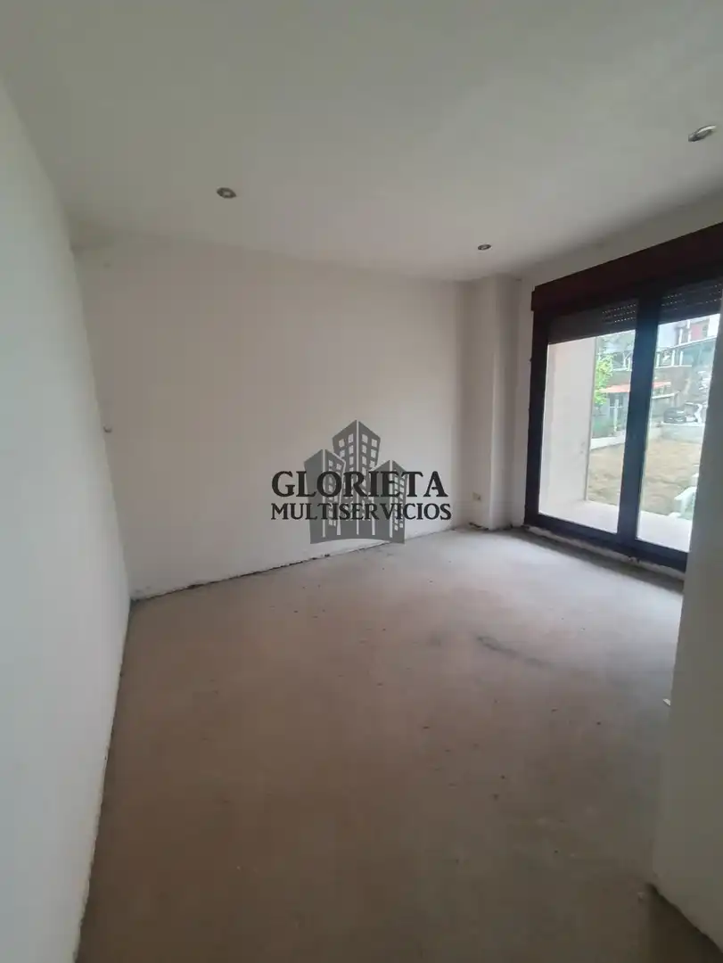 Habitación de Casa adosada en venta en Vigo  con Calefacción, Parquet y Terraza