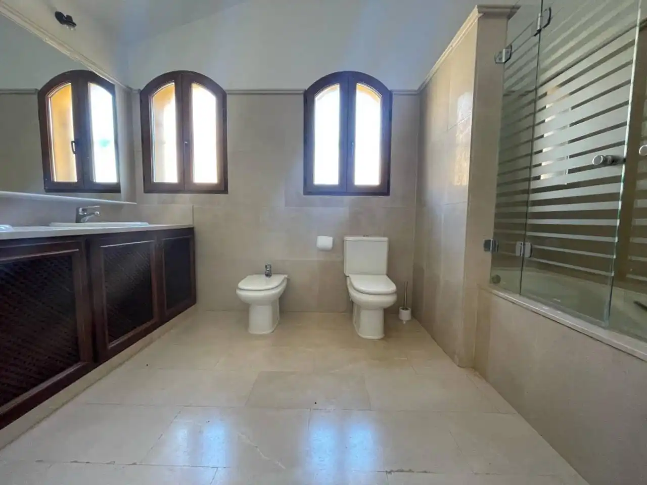 Badezimmer von Einfamilien-Reihenhaus zum Verkauf in Cartagena mit Klimaanlage, Privatgarten und Terrasse