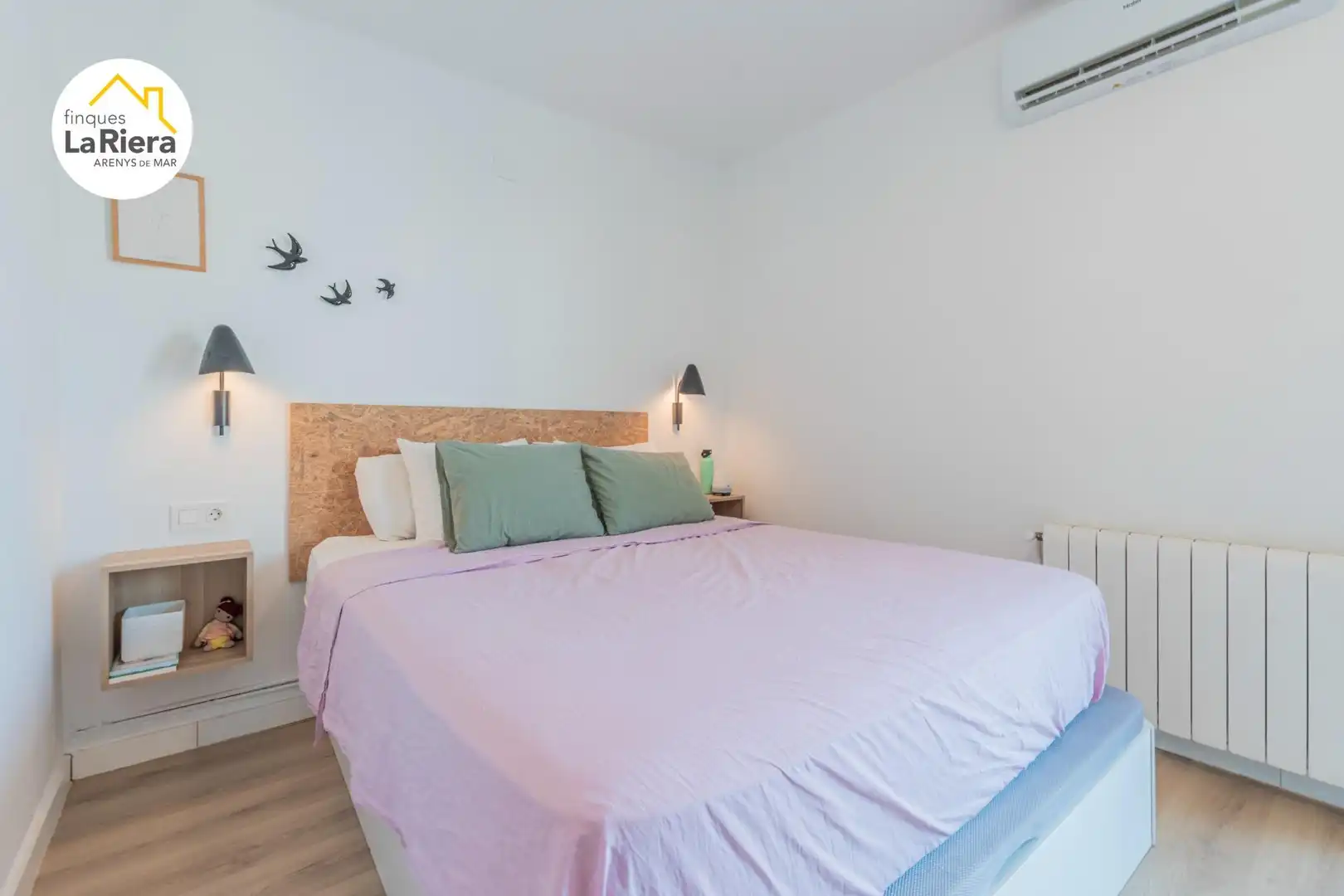 Habitación de Piso en venta en Arenys de Mar con Parquet y Balcón