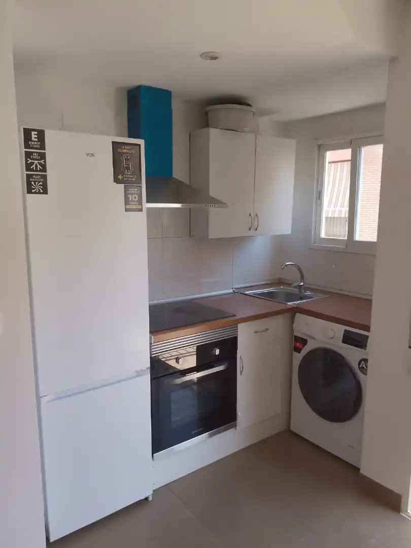 Küche von Dachboden zur Miete in Paterna mit Terrasse, Ofen und Balkon