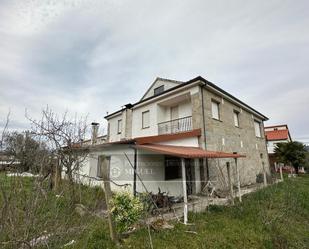 Vista exterior de Casa o xalet en venda en Oímbra amb Terrassa i Balcó