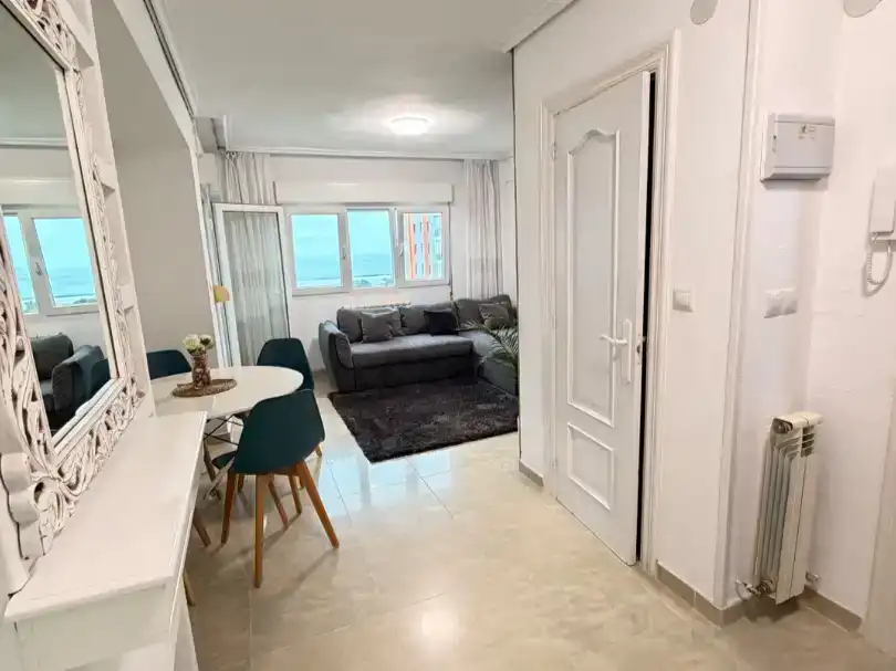 Wohnzimmer von Wohnung zur Miete in Laredo mit Privatgarten und Möbliert