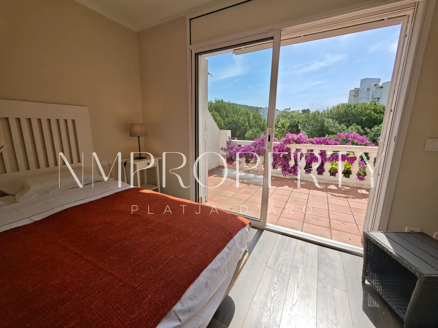 Terrasse von Einfamilien-Reihenhaus zum Verkauf in Castell d'Aro, Platja d'Aro i s'Agaró mit Heizung, Privatgarten und Parkett