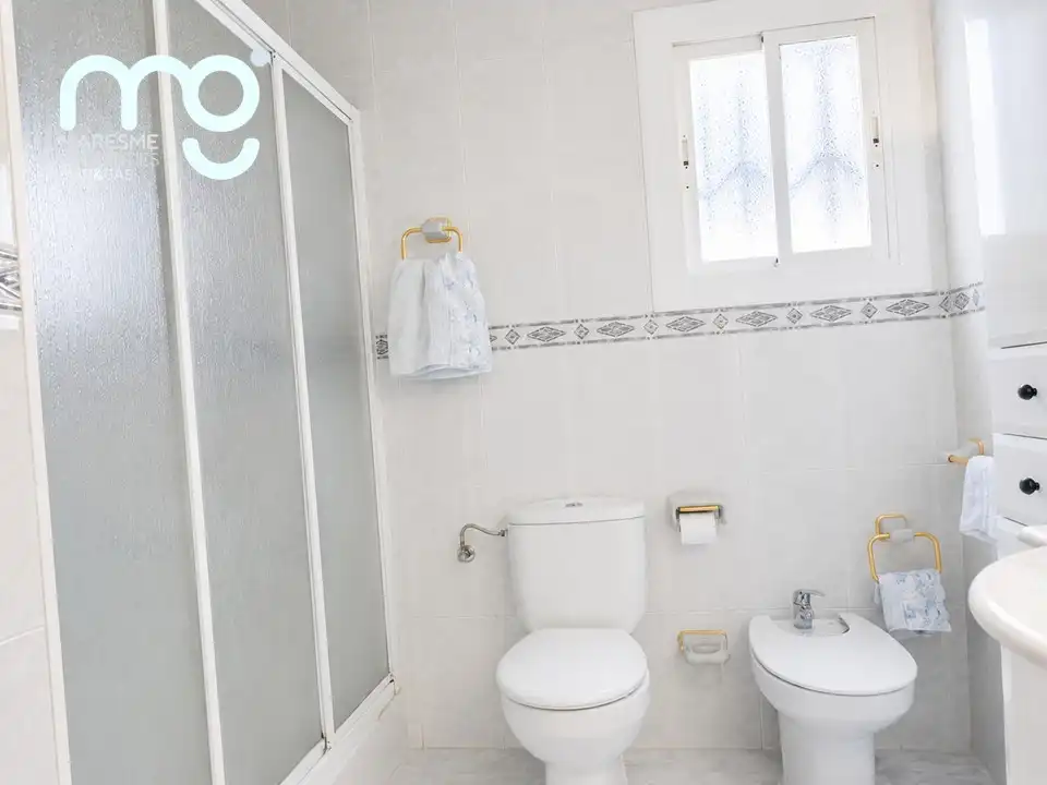 Bathroom of Flat for sale in Mataró  with Air Conditioner, Heating and Terrace