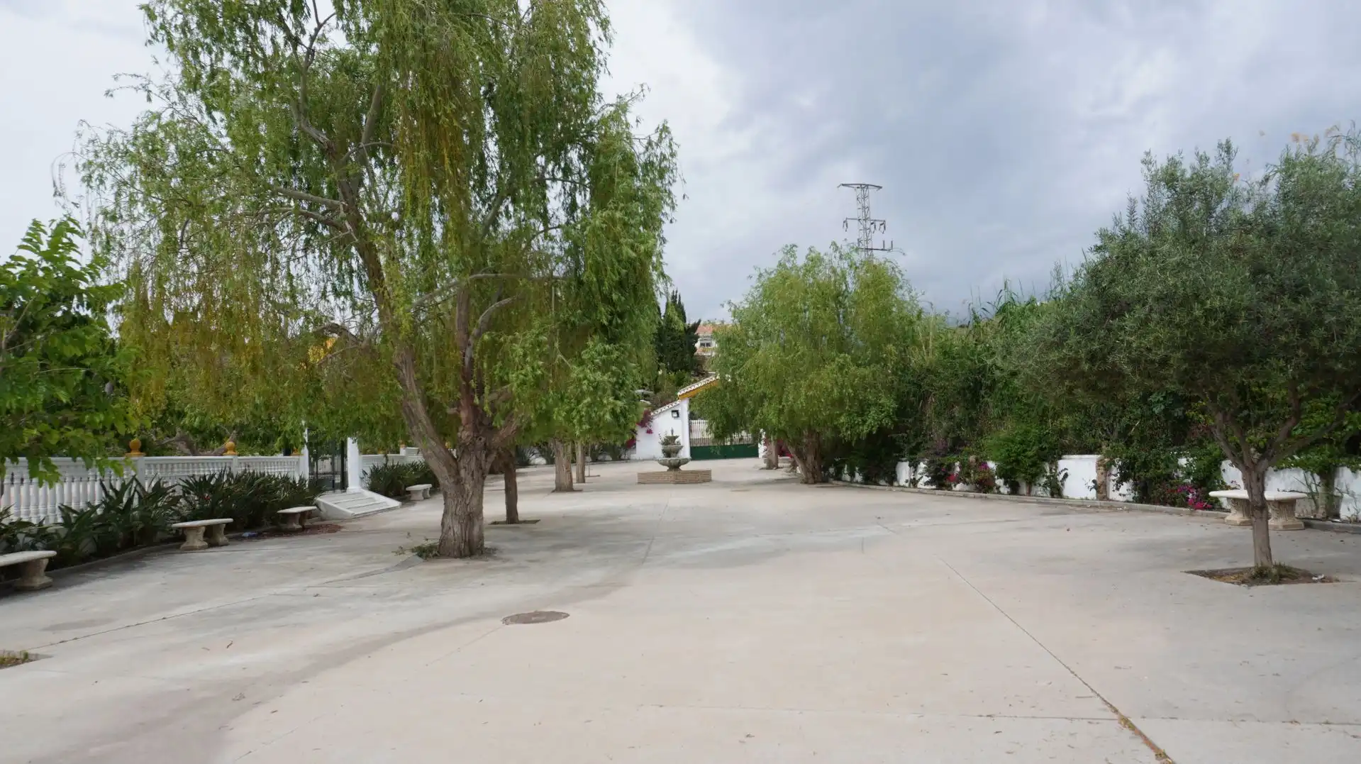 Außenansicht von Fabrikhallen zum Verkauf in Motril