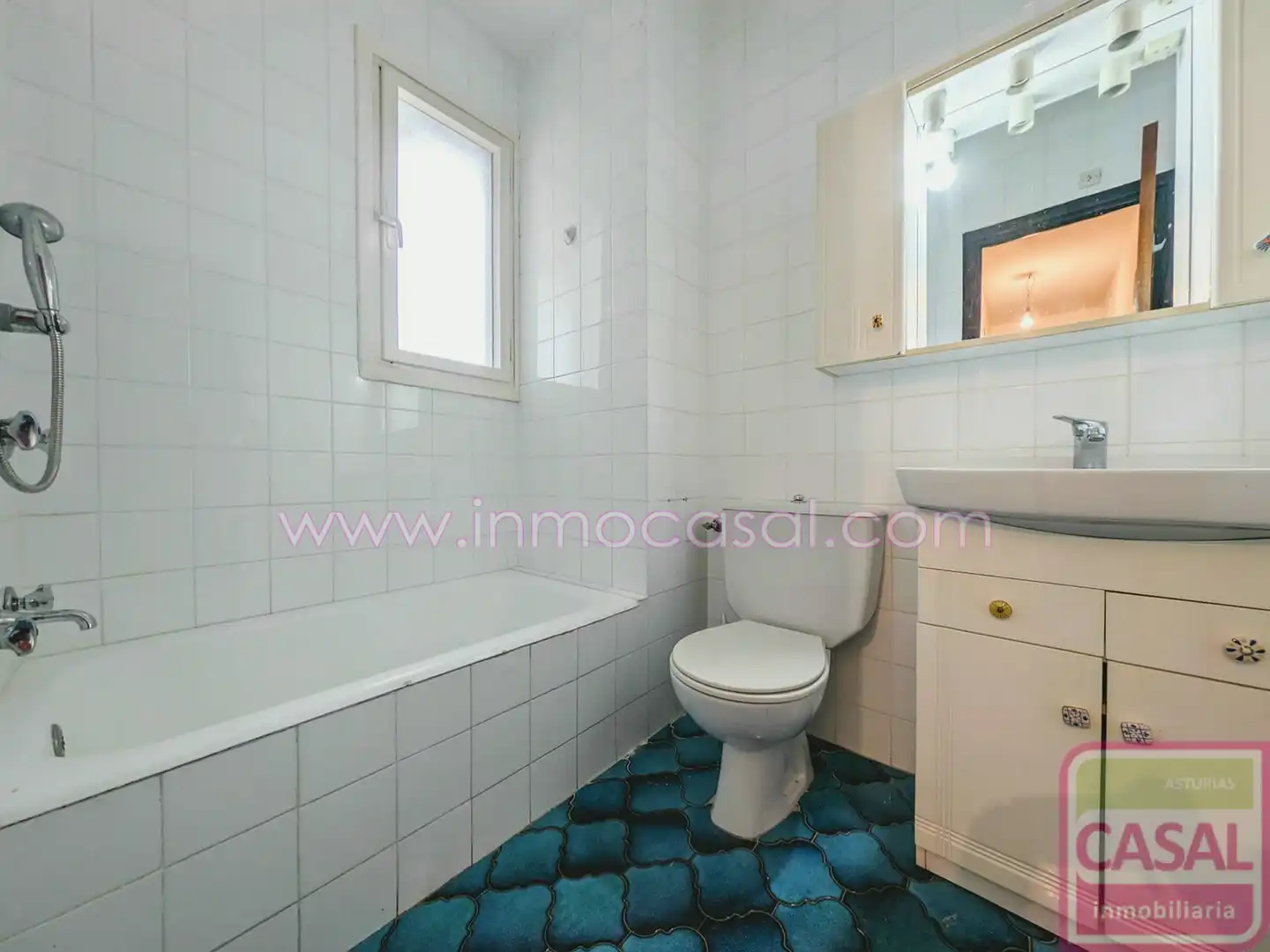Badezimmer von Wohnung zum Verkauf in Mieres (Asturias) mit Abstellraum