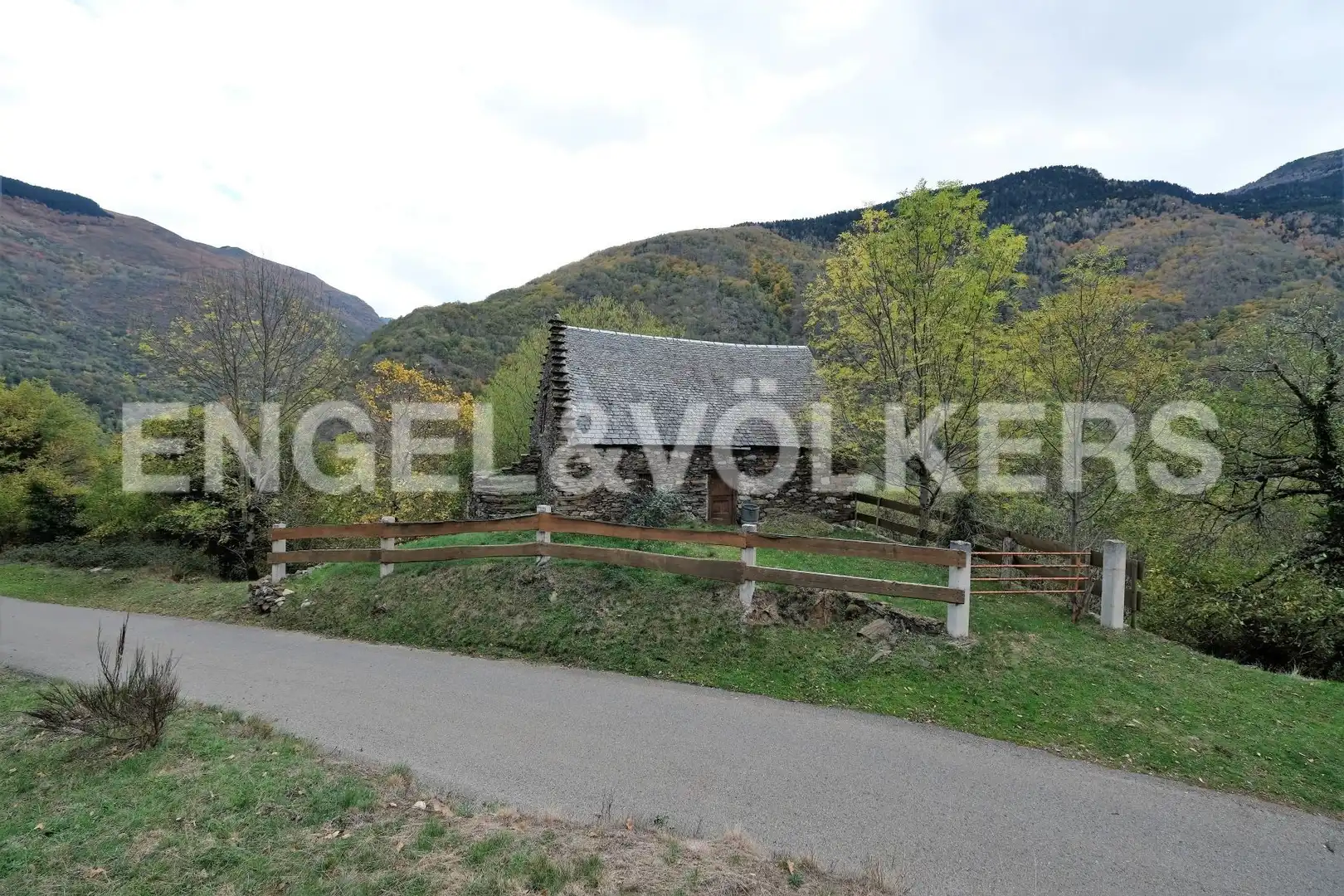 Casa con jardín en venta en Bausen, imagen 20