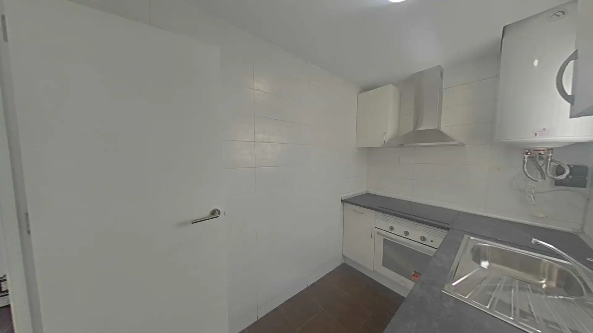 Cocina de Piso en venta en L'Hospitalet de Llobregat con Balcón