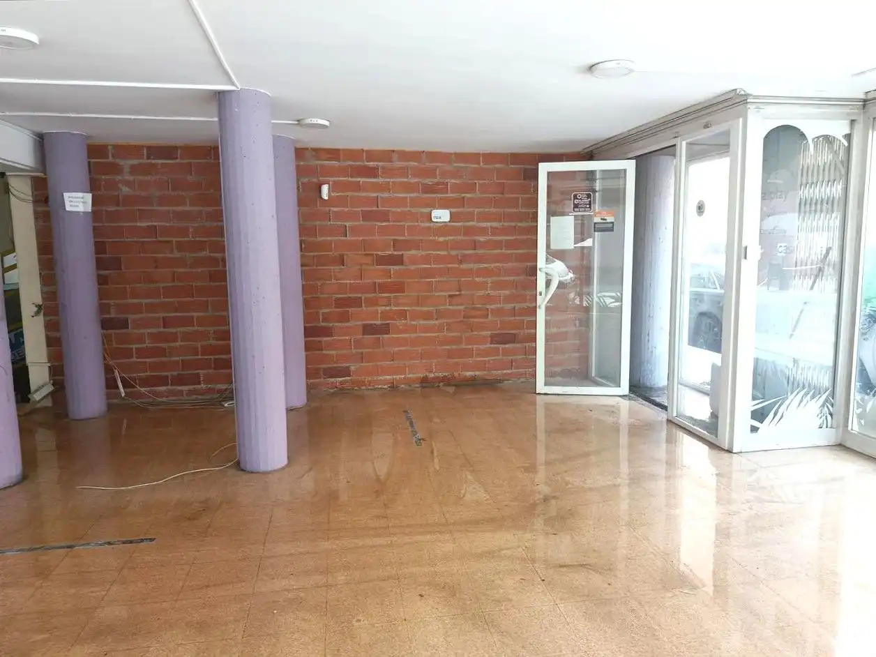 Business premises for sale in Carrer MARTI GRIVE, imagen 3