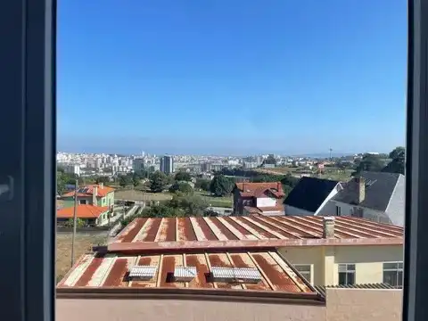 Außenansicht von Wohnung zur Miete in A Coruña Capital  mit Klimaanlage und Terrasse