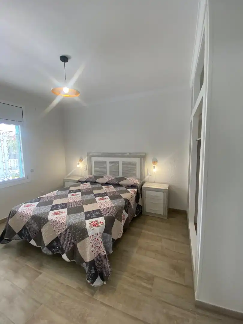 Dormitori de Casa o xalet de lloguer en Mont-roig del Camp amb Aire condicionat, Calefacció i Jardí privat
