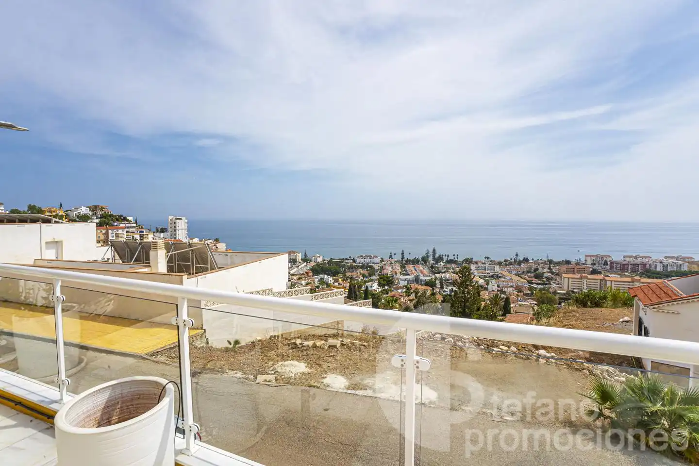 Vista exterior de Casa o chalet en venta en Rincón de la Victoria con Aire acondicionado, Jardín privado y Terraza