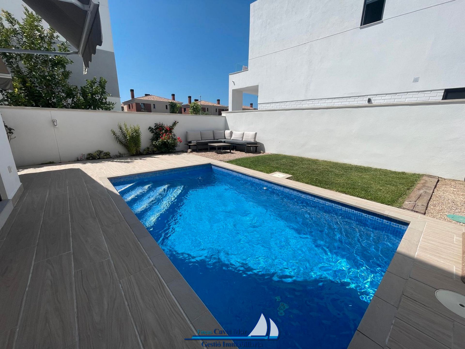Swimming pool of Single-family semi-detached for sale in Cambrils  with Air Conditioner, Heating and Private garden