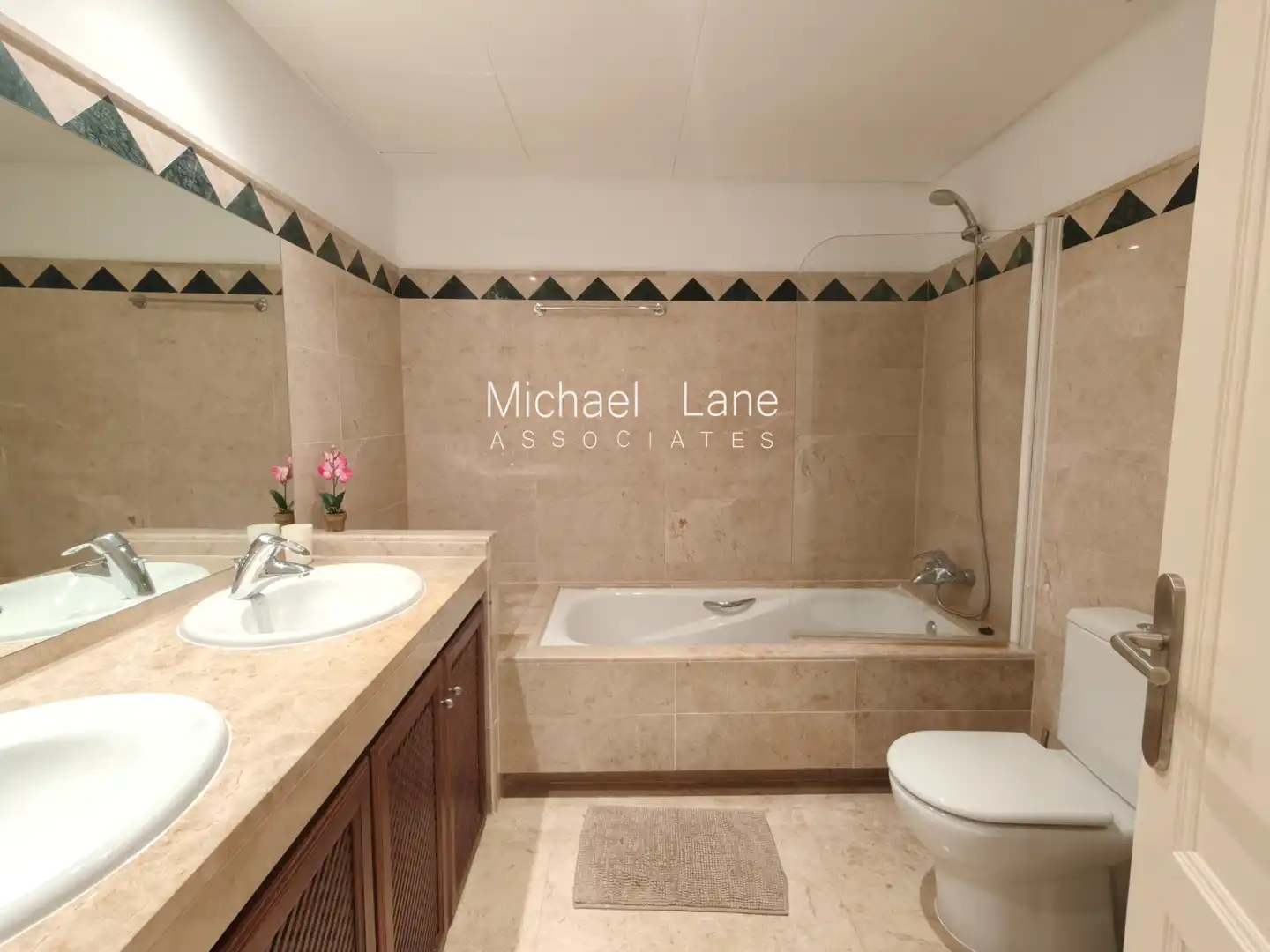Baño de Piso en venta en Sotogrande con Aire acondicionado, Calefacción y Terraza