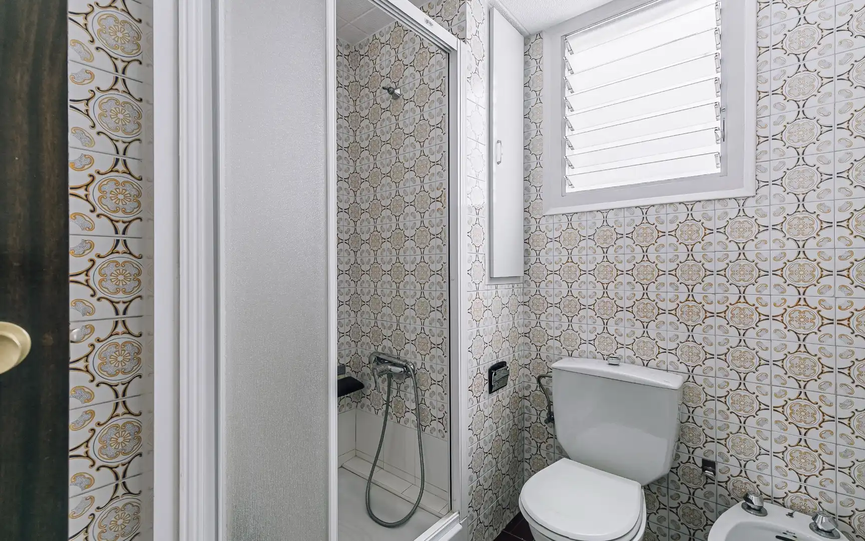 Baño de Ático en venta en Barcelona con Calefacción y Terraza