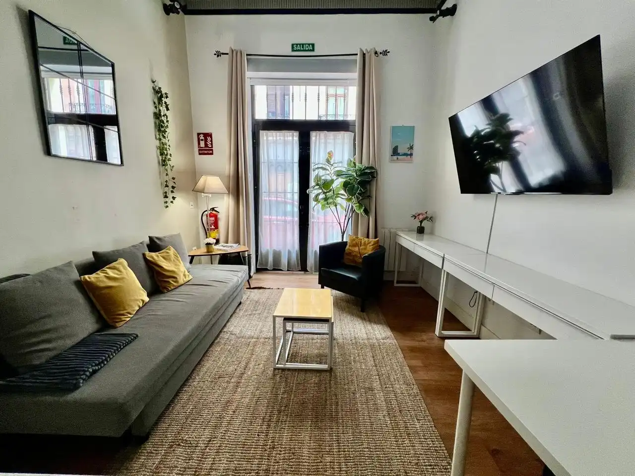 Living room of Ground floor for sale in Madrid  with Air Conditioner, Terrace and Furnished