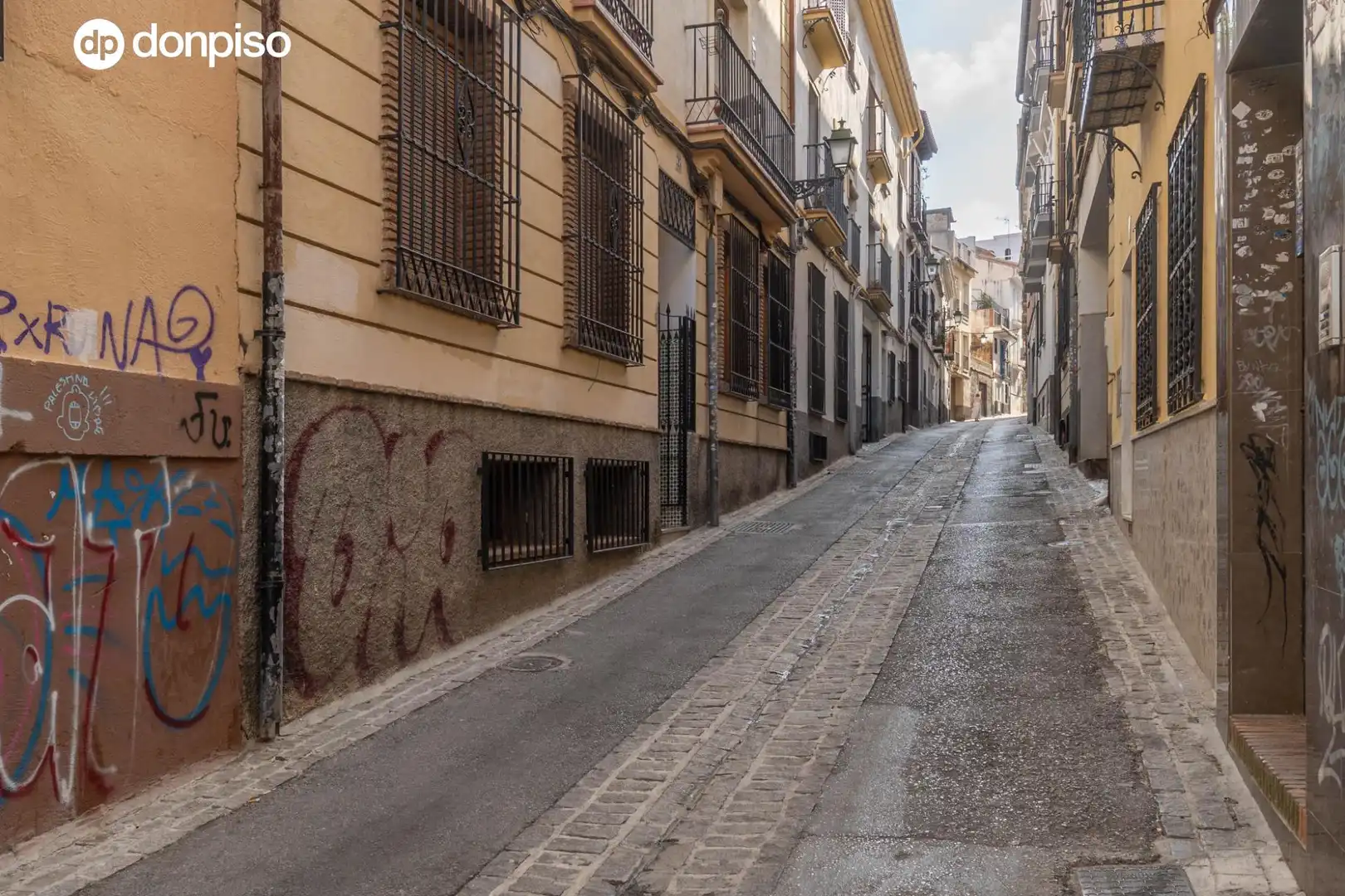 Vista exterior de Piso en venta en Granada con Aire acondicionado y Calefacción