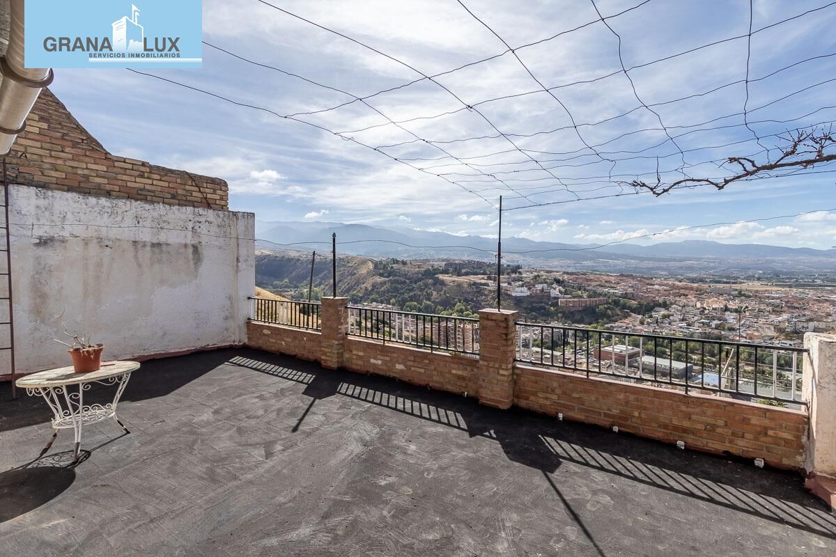 Vista exterior de Casa o xalet en venda en  Granada Capital amb Terrassa