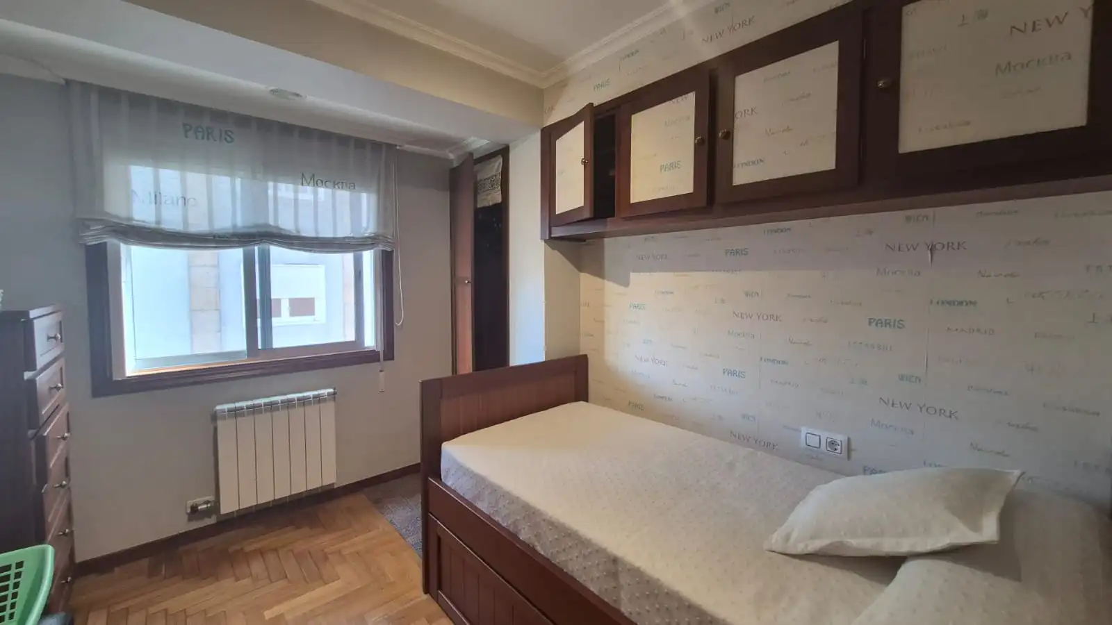 Habitación de Piso de alquiler en Vigo  con Amueblado, Horno y Lavadora