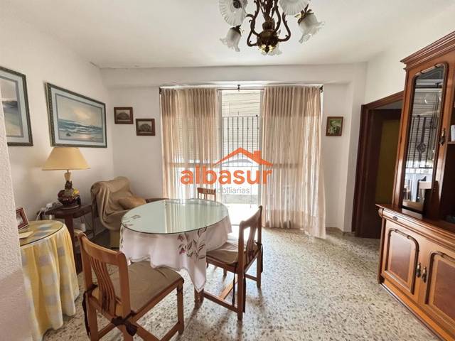 Piso en Venta en Calle Acera de Rute en Sector Sur