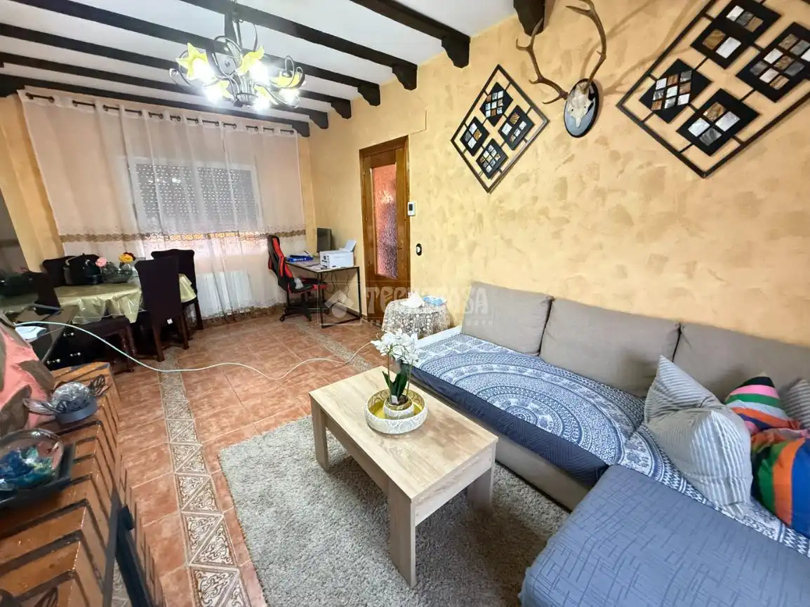 Living room of Houses for sale in Cardiel de los Montes  with Air Conditioner and Heating