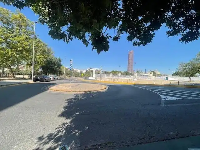 Vista exterior de Pis en venda en Sevilla amb Aire condicionat, Calefacció i Moblat