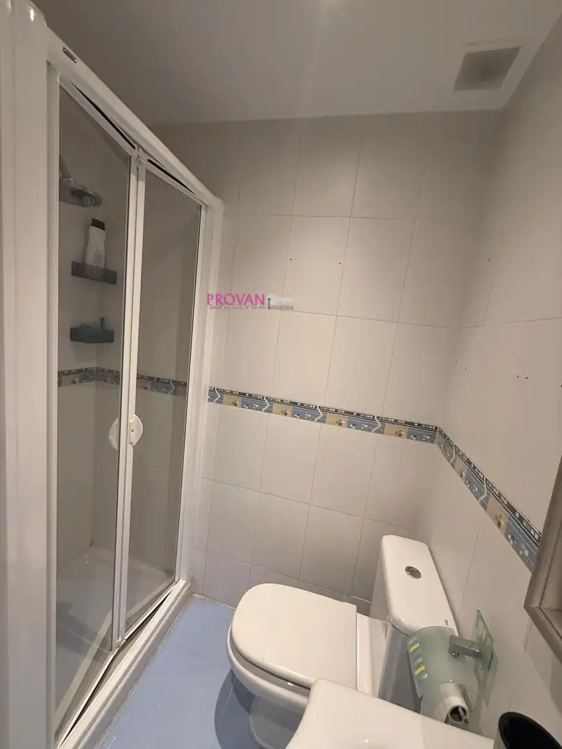 Baño de Piso en venta en Alcalá de Henares con Aire acondicionado, Calefacción y Trastero