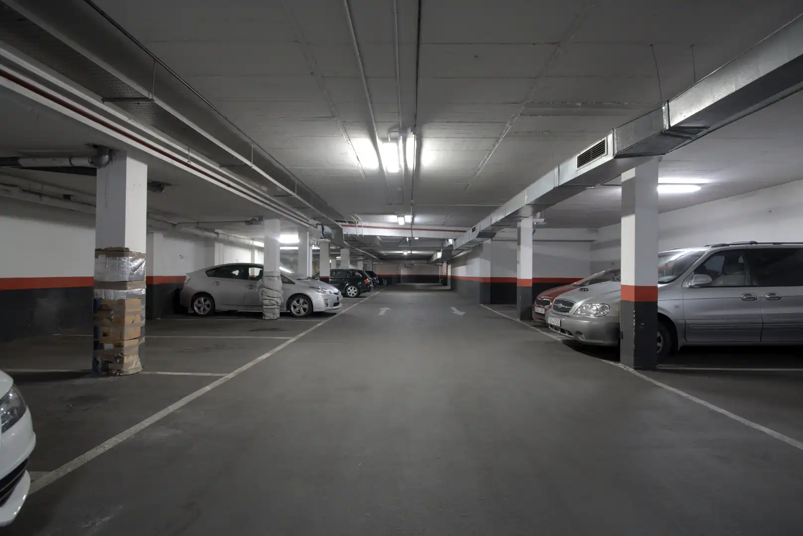 Parking of Flat for rent in Madrid  with Air Conditioner, Private garden and Storage room