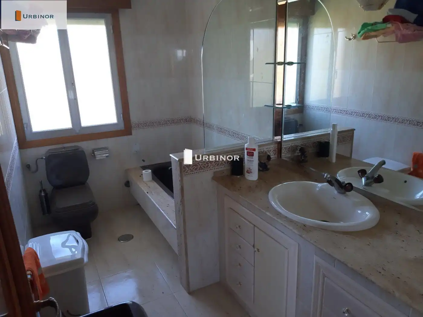 Casa rústica amb terrassa en venda a Amoeiro, imagen 5