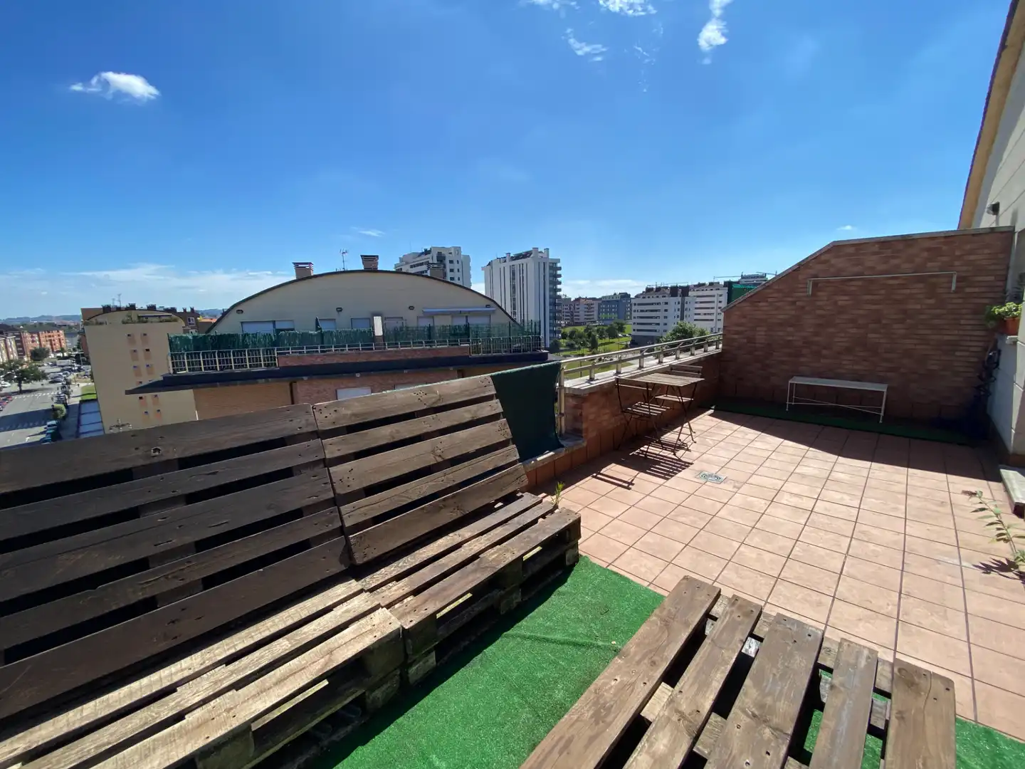 Terrassa de Dúplex en venda en Oviedo  amb Calefacció i Terrassa