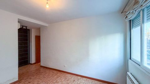 Foto 5 de Piso en venta en Calle Puentelarra, Santa Eugenia, Madrid Capital