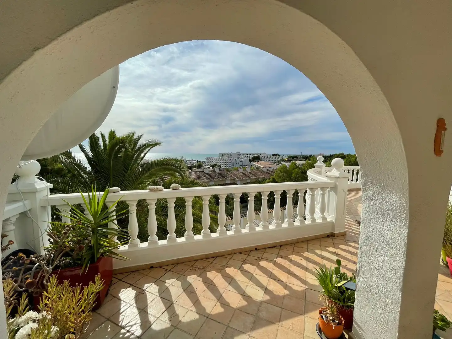 Vista exterior de Casa o xalet en venda en Alcalà de Xivert amb Aire condicionat, Calefacció i Jardí privat