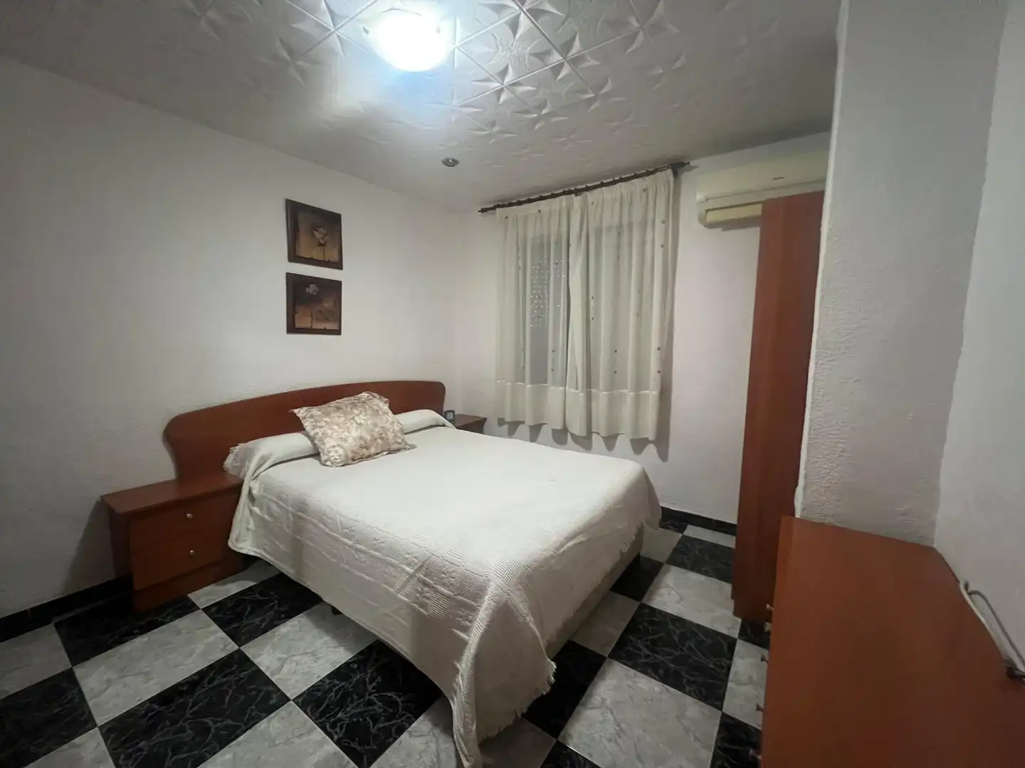Habitación de Piso de alquiler en Granada con Amueblado y Balcón