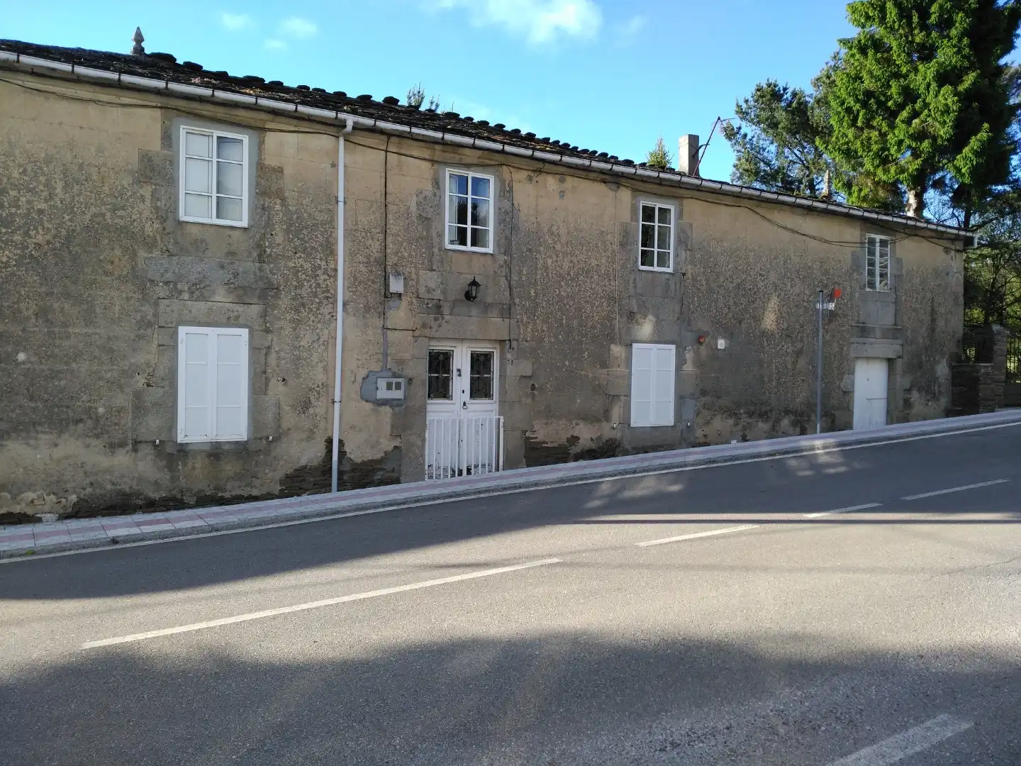 Casa rústica amb jardí en venda a Avenida de Galicia 31