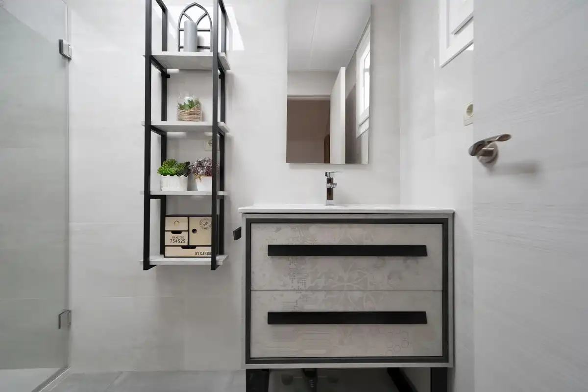 Baño de Casa adosada en venta en Fuengirola con Aire acondicionado, Calefacción y Jardín privado