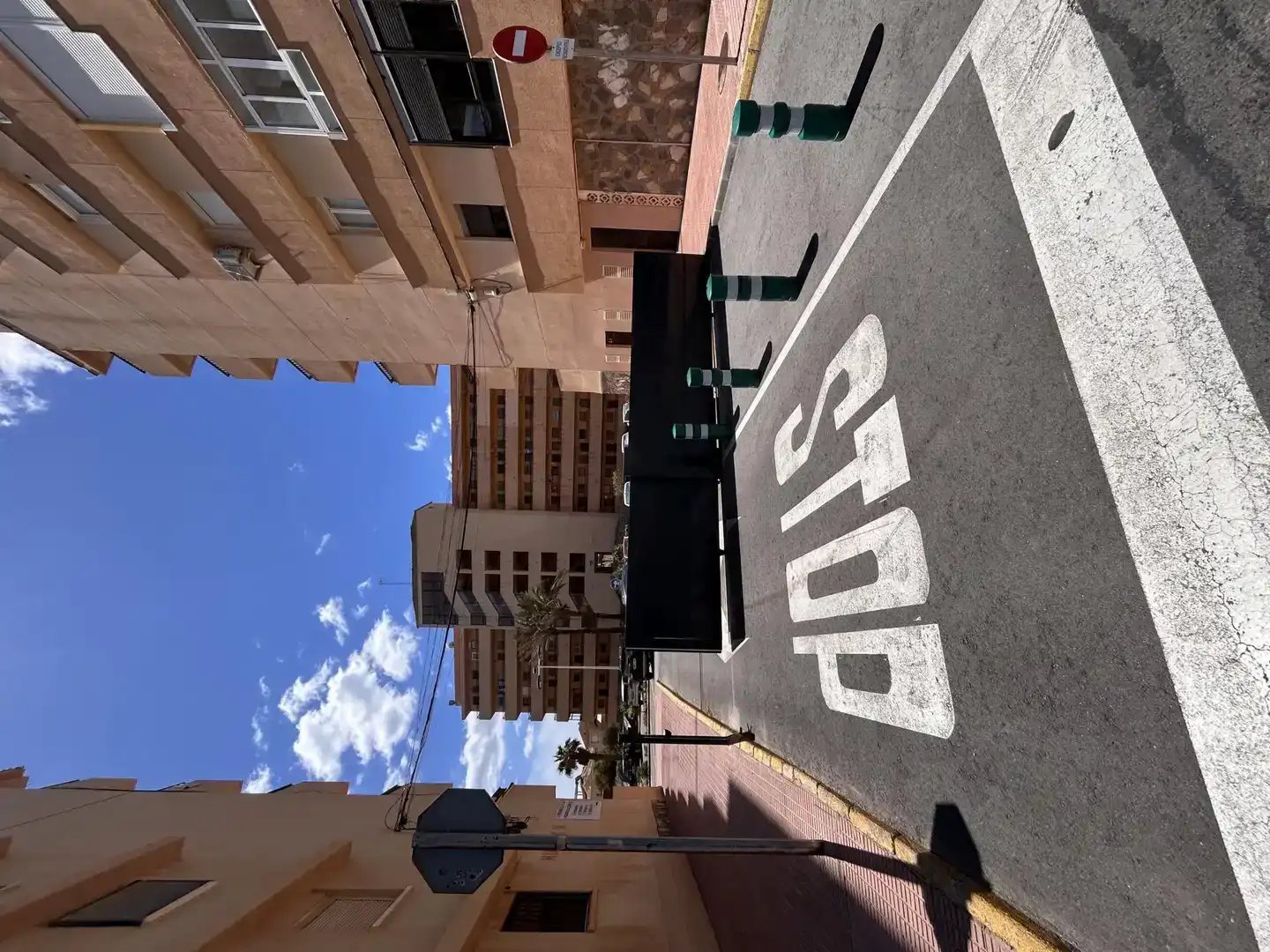 Parkplatz von Wohnung zur Miete in Torrevieja mit Klimaanlage und Balkon