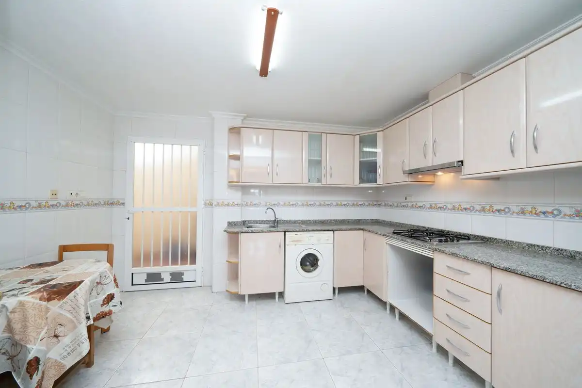 Cocina de Piso en venta en Orihuela con Calefacción y Trastero