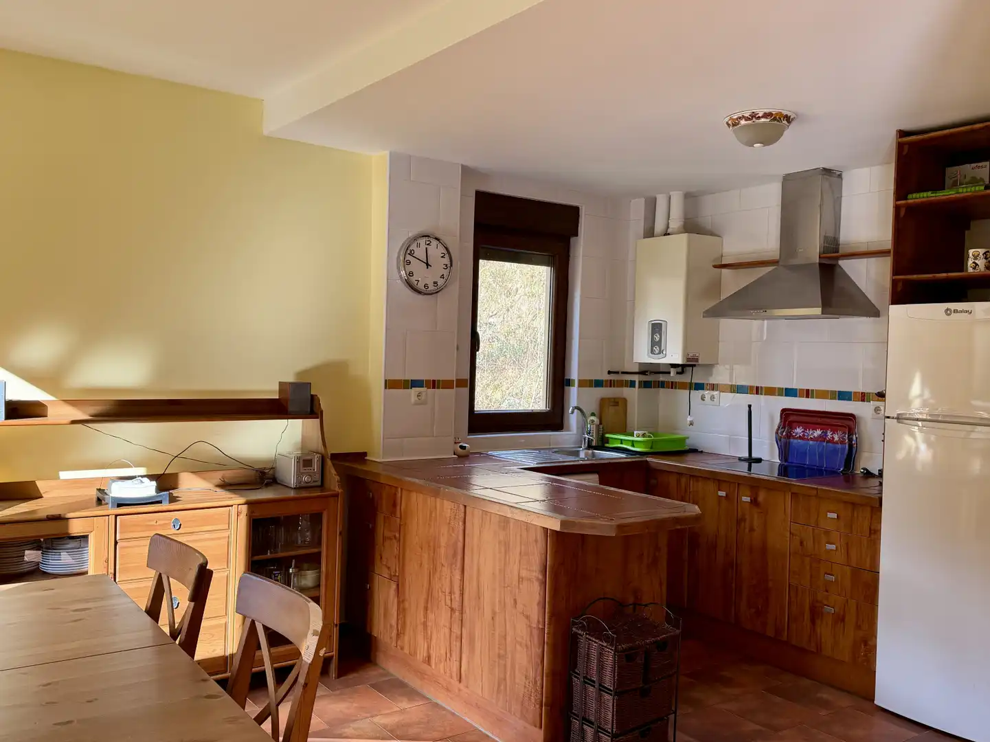 Küche von Einfamilien-Reihenhaus zur Miete in San Roque de Riomiera mit Heizung und Privatgarten