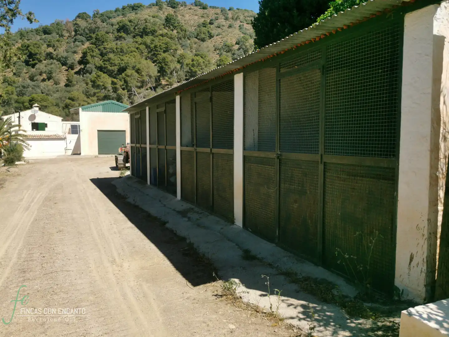Vista exterior de Finca rústica en venda en Málaga amb Calefacció, Jardí privat i Piscina