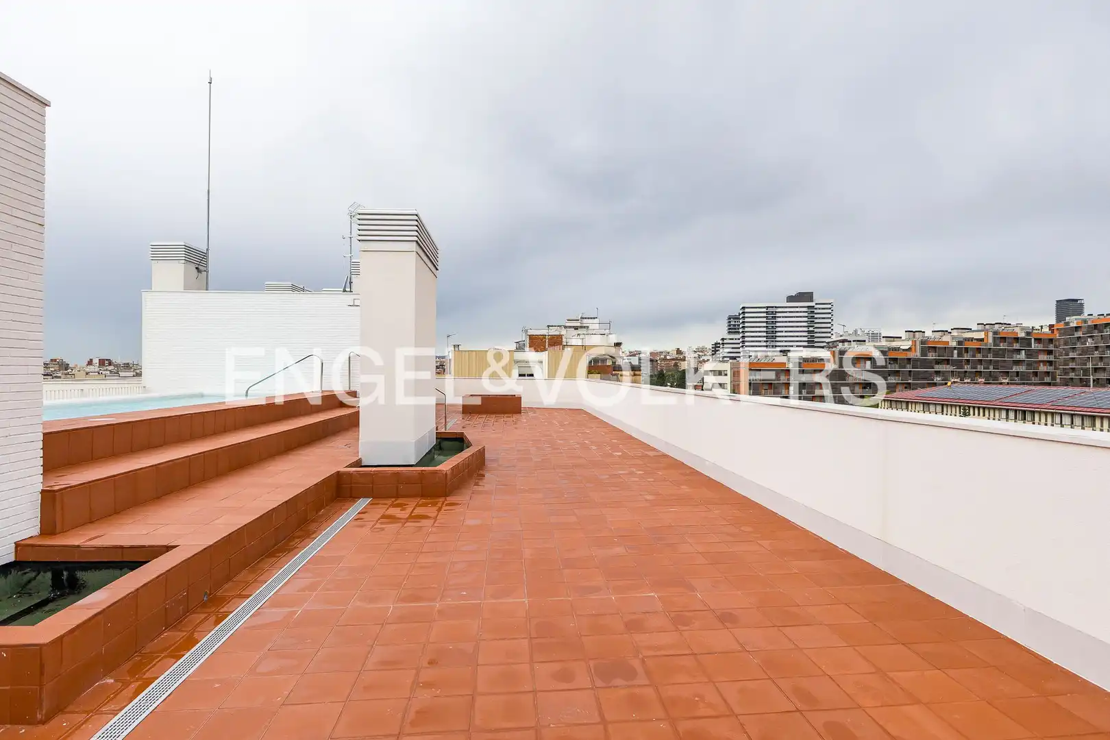 Terrasse von Wohnung zum Verkauf in L'Hospitalet de Llobregat mit Klimaanlage, Heizung und Terrasse