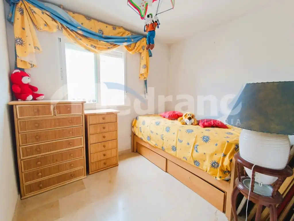 Habitación de Piso en venta en Benidorm con Jardín privado, Piscina y Amueblado