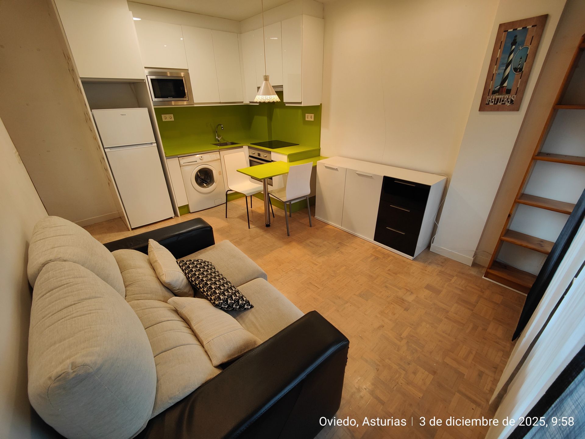 Apartament de lloguer en Oviedo  amb Calefacció, Parquet i Moblat