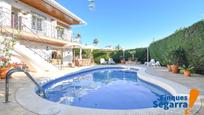 Swimming pool of House or chalet for sale in Roda de Berà  with Air Conditioner, Heating and Private garden